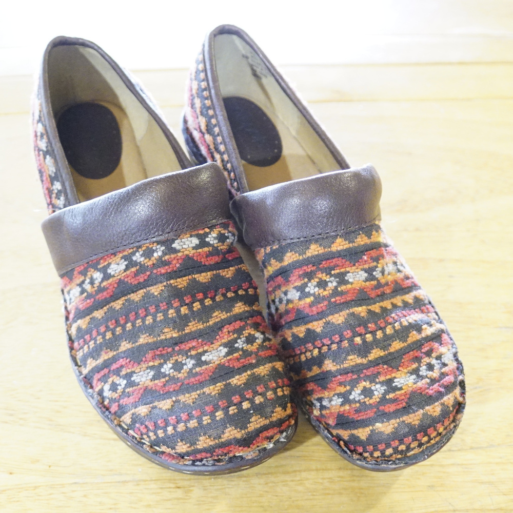 Softspots 8 Wide Southwestern Wool Comfort Clogs